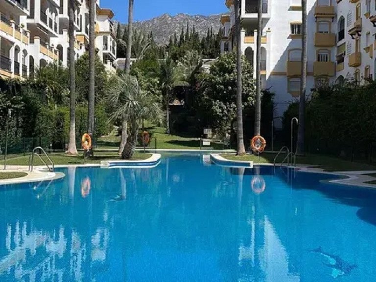 Apartment for Sale in The Golden Mile, Malaga 4