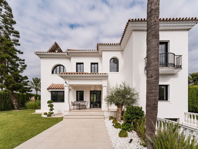 Villa for Sale in Estepona, Malaga 28