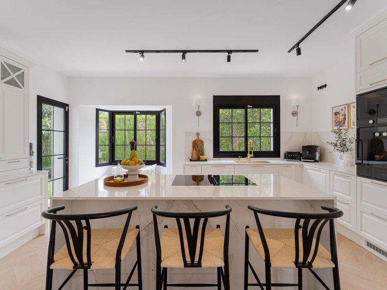 Villa for Sale in Estepona, Malaga 3