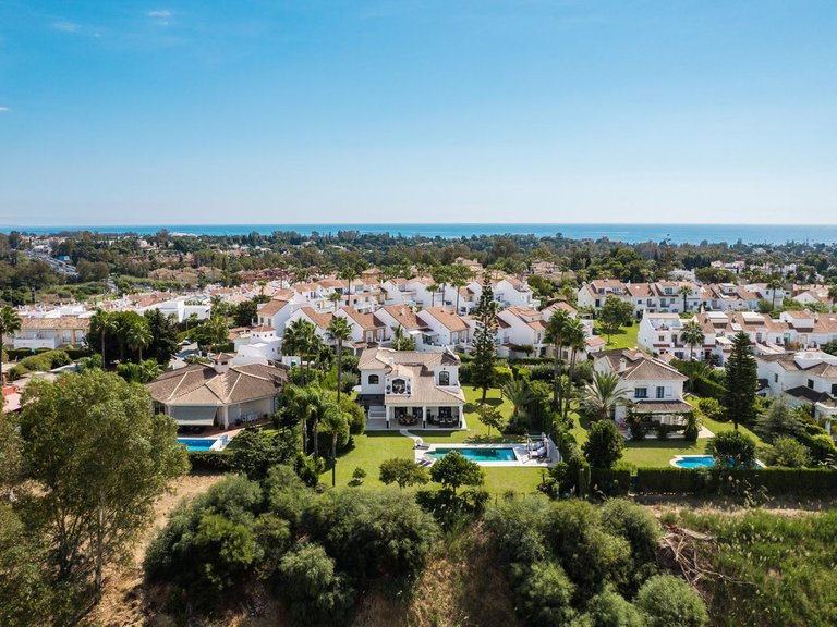 Villa for Sale in Estepona, Malaga 32