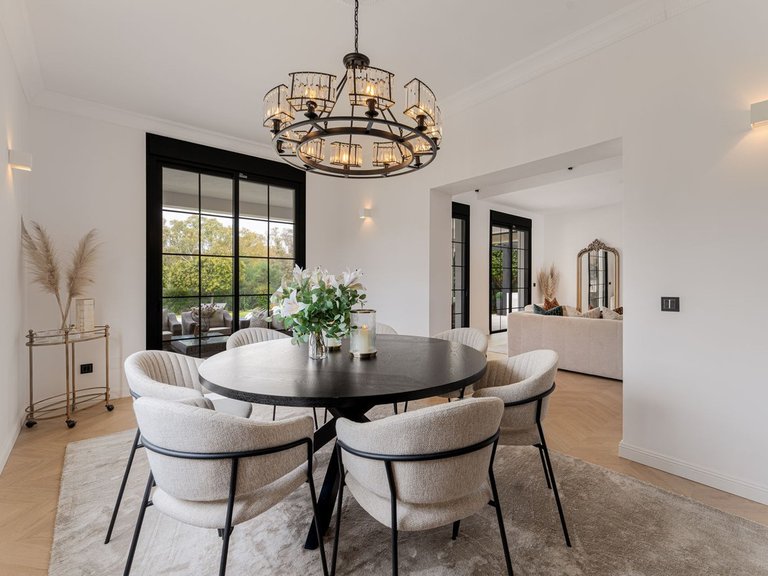 Villa for Sale in Estepona, Malaga 5