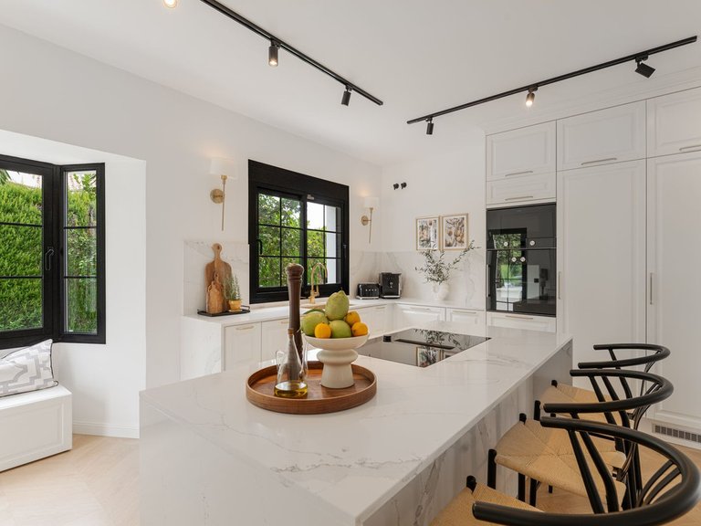 Villa for Sale in Estepona, Malaga 6