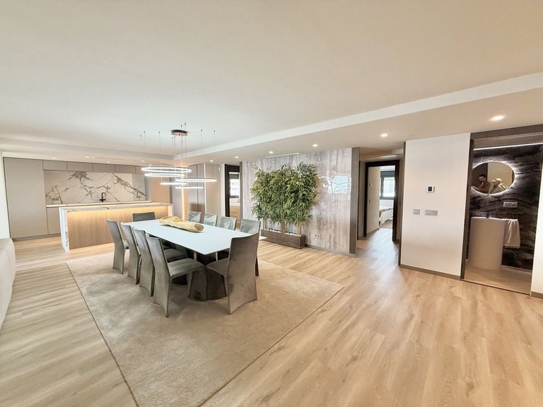 Apartment for Sale in Puerto Banús, Malaga 1