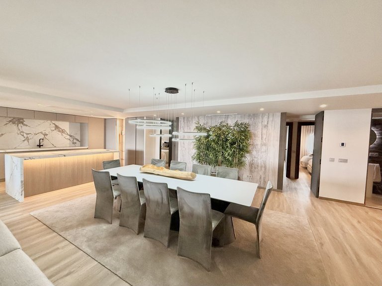 Apartment for Sale in Puerto Banús, Malaga 2