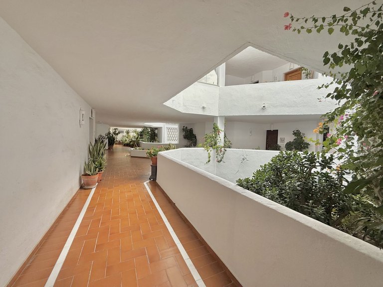 Apartment for Sale in Puerto Banús, Malaga 28