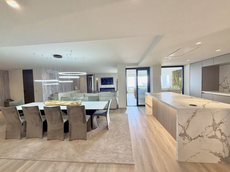 Apartment for Sale in Puerto Banús, Malaga 4
