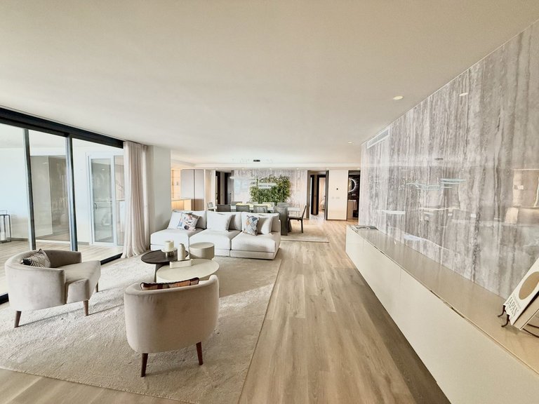 Apartment for Sale in Puerto Banús, Malaga 5