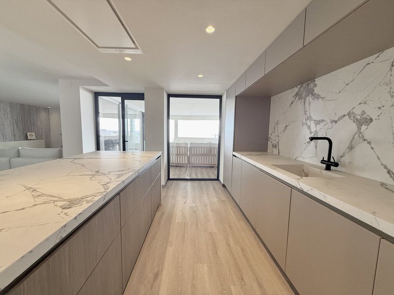Apartment for Sale in Puerto Banús, Malaga 7