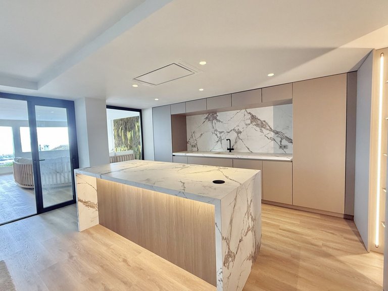 Apartment for Sale in Puerto Banús, Malaga 9
