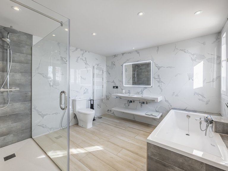 Villa for Sale in La Duquesa, Malaga 12