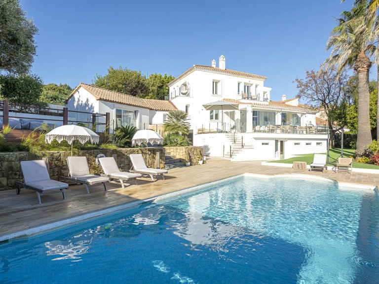 Villa for Sale in La Duquesa, Malaga 19