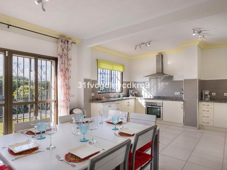 Villa for Sale in Estepona, Malaga 10