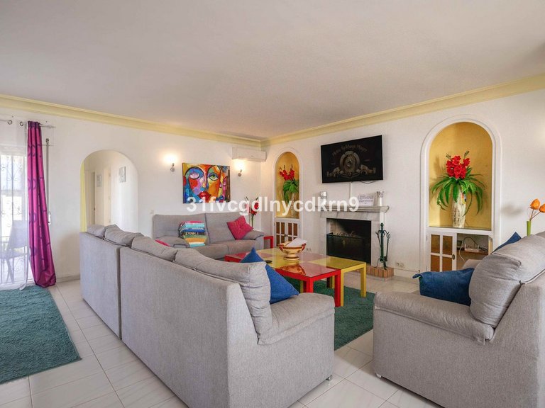 Villa for Sale in Estepona, Malaga 12