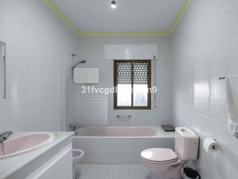 Villa for Sale in Estepona, Malaga 25