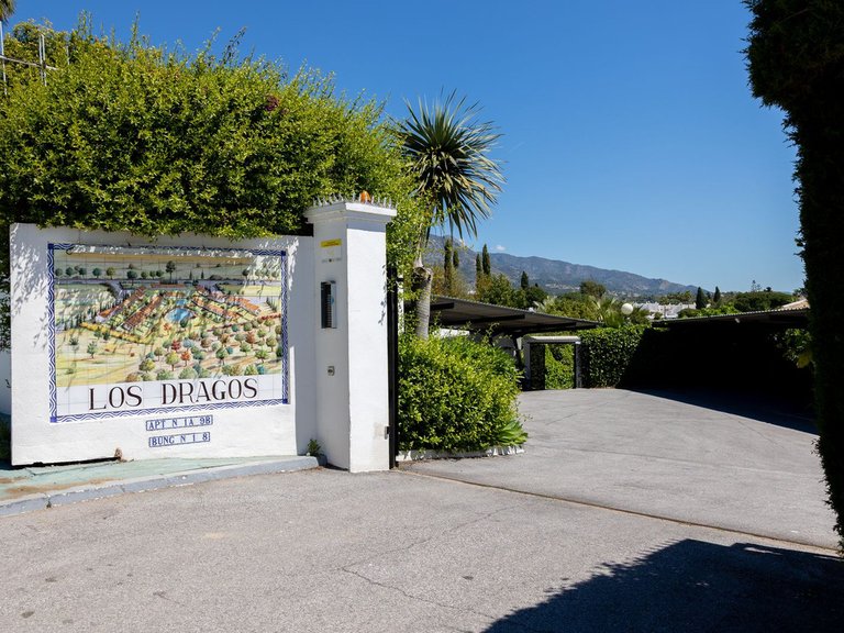 Apartment for Sale in Nueva Andalucía, Malaga 1