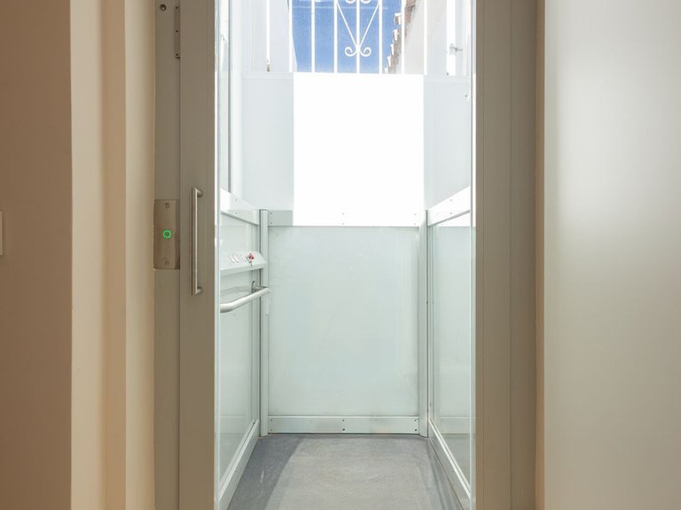 Apartment for Sale in Nueva Andalucía, Malaga 27