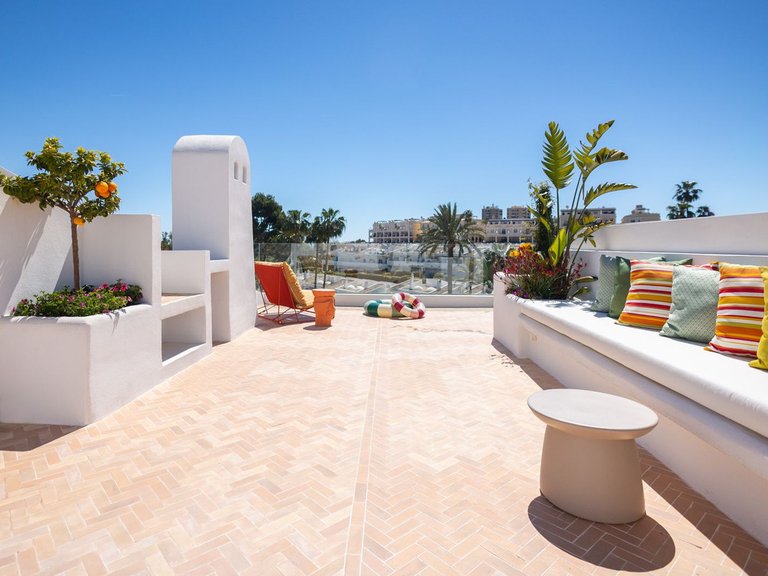 Apartment for Sale in Nueva Andalucía, Malaga 29