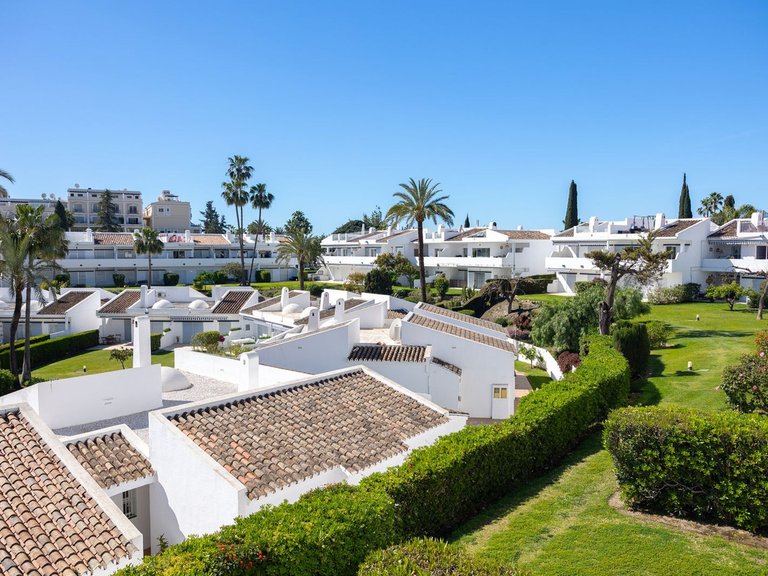 Apartment for Sale in Nueva Andalucía, Malaga 44