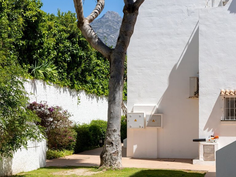 Apartment for Sale in Nueva Andalucía, Malaga 47