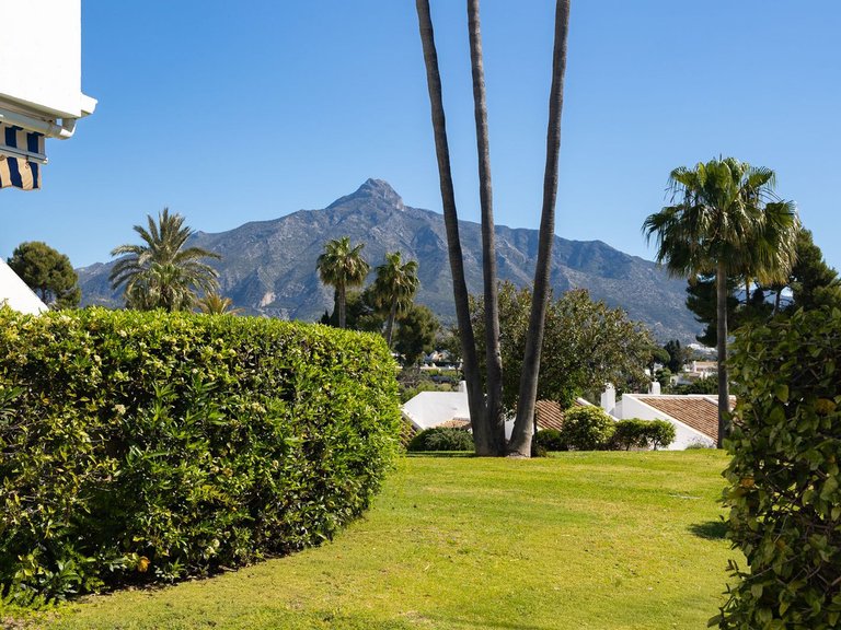 Apartment for Sale in Nueva Andalucía, Malaga 48