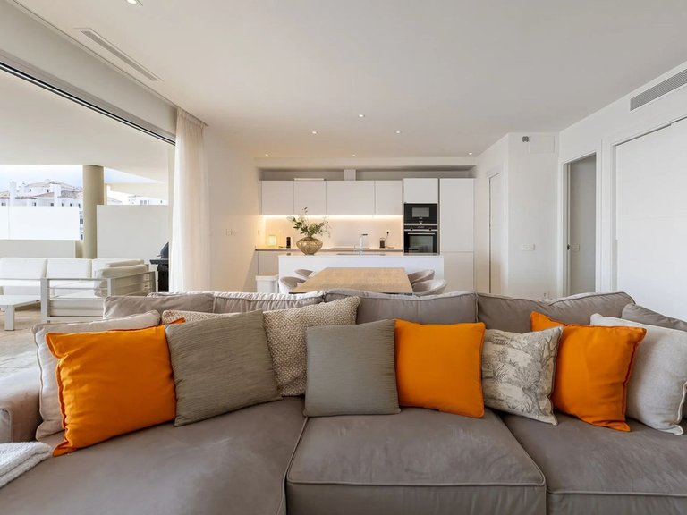 Apartment for Sale in Nueva Andalucía, Malaga 8