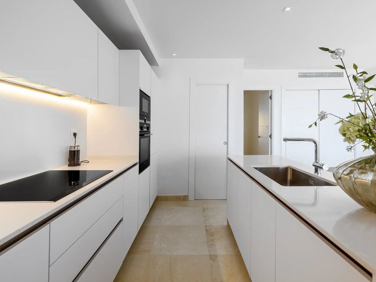 Apartment for Sale in Nueva Andalucía, Malaga 9