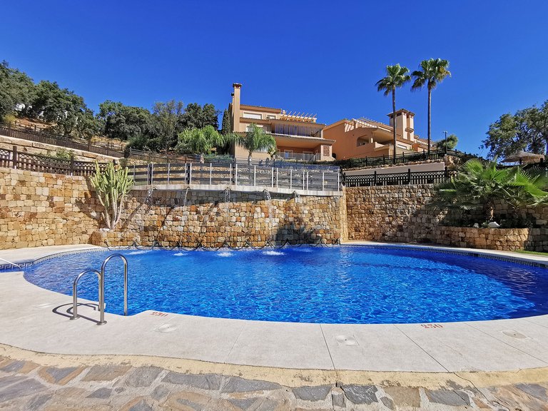Apartment for Sale in La Mairena, Malaga 1