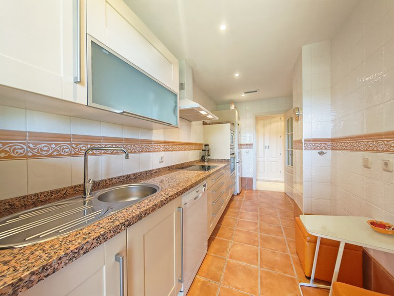 Apartment for Sale in La Mairena, Malaga 6