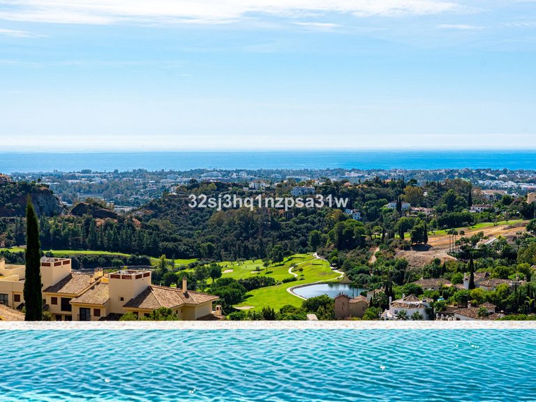 Villa for Sale in Benahavís, Malaga 1