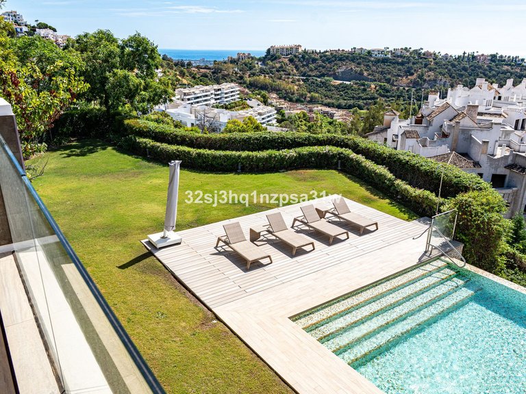 Villa for Sale in Benahavís, Malaga 11