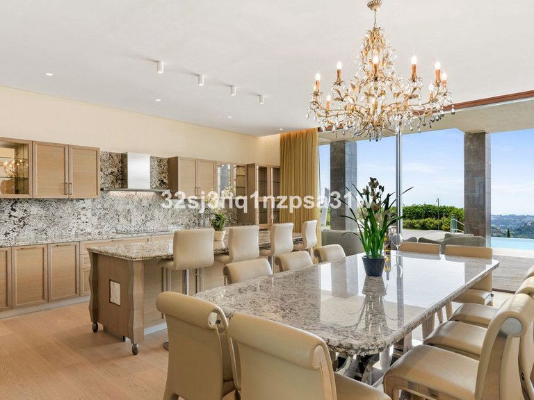 Villa for Sale in Benahavís, Malaga 12