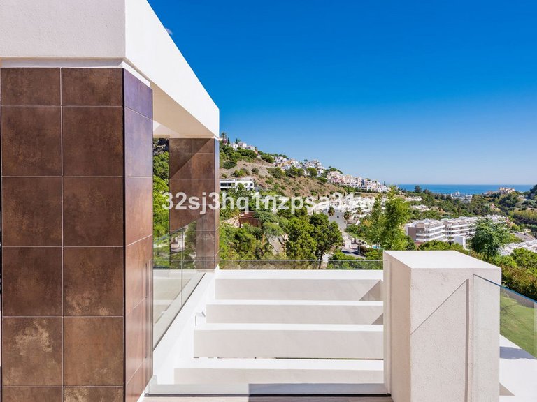 Villa for Sale in Benahavís, Malaga 18
