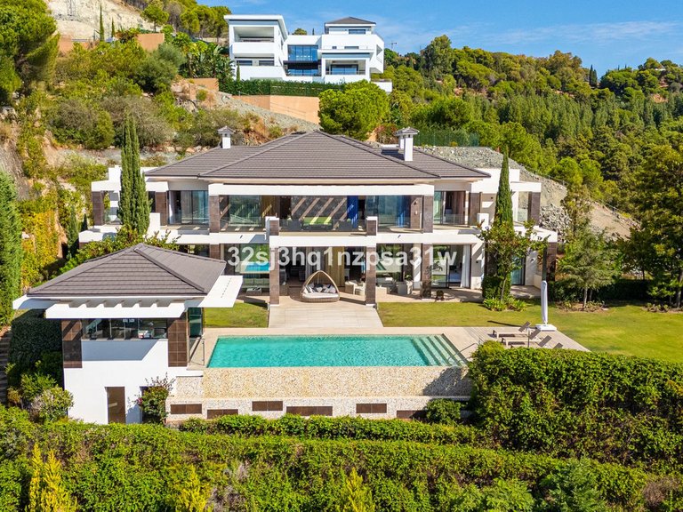 Villa for Sale in Benahavís, Malaga 3