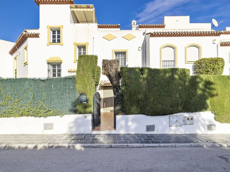 Villa for Sale in Bel Air, Malaga 1