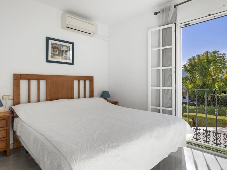 Villa for Sale in Bel Air, Malaga 25