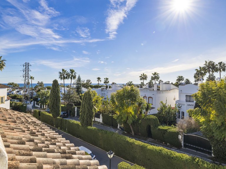 Villa for Sale in Bel Air, Malaga 28