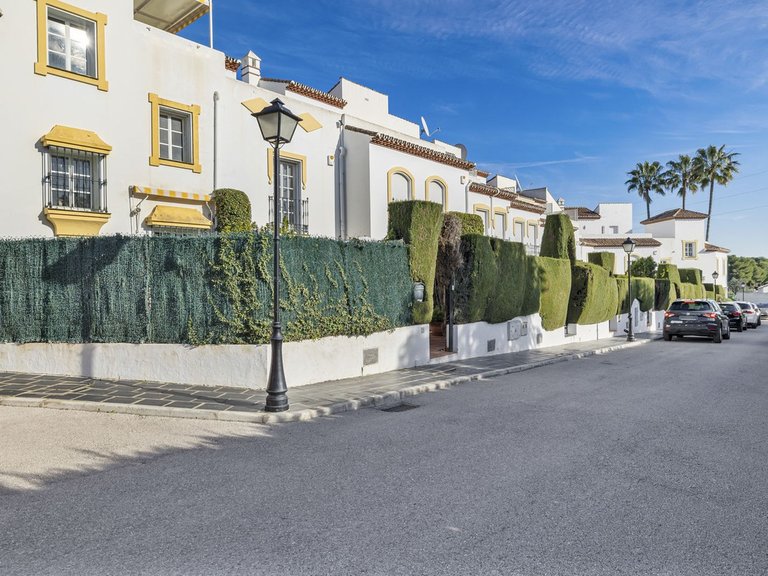 Villa for Sale in Bel Air, Malaga 38