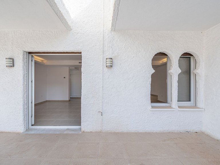 Villa for Sale in Nueva Andalucía, Malaga 15