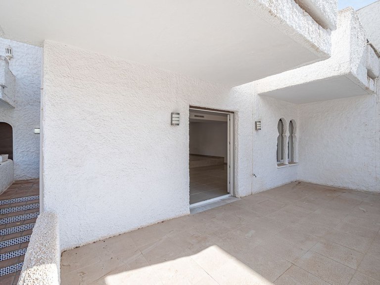 Villa for Sale in Nueva Andalucía, Malaga 16