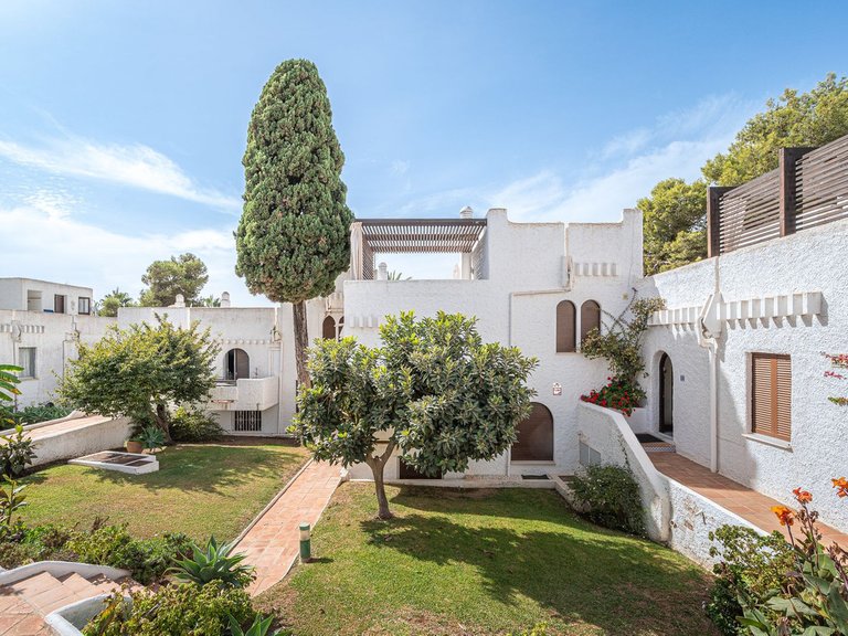 Villa for Sale in Nueva Andalucía, Malaga 34