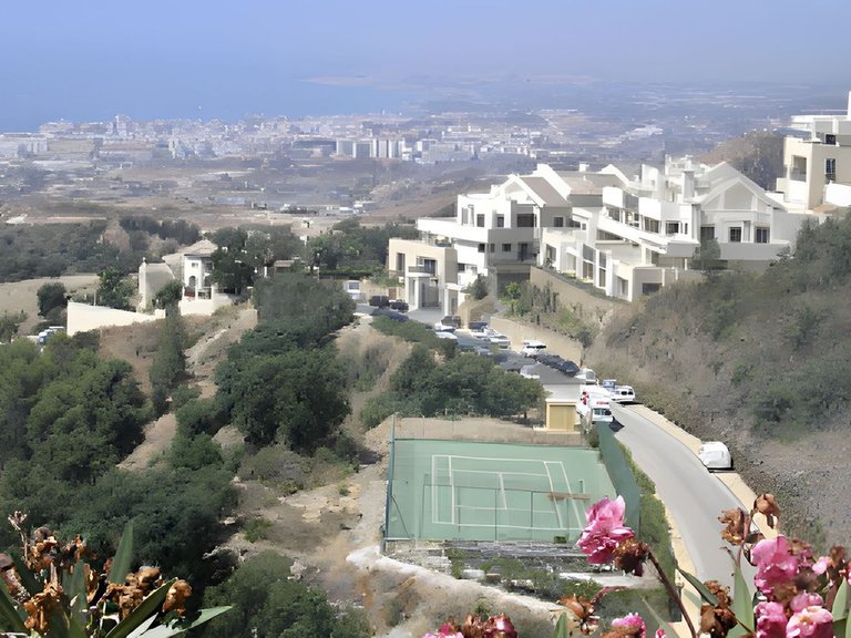 Apartment for Sale in Altos De Los Monteros, Malaga 1