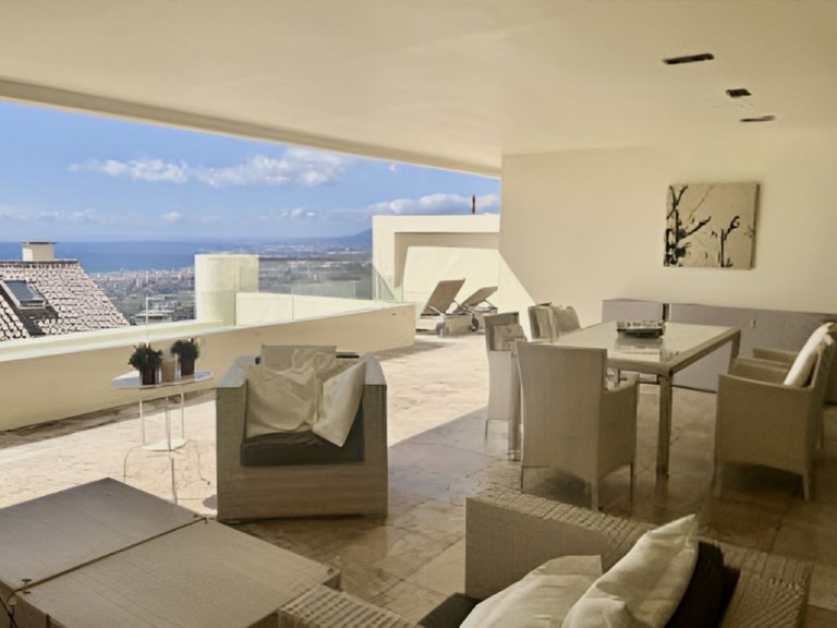 Apartment for Sale in Altos De Los Monteros, Malaga 9