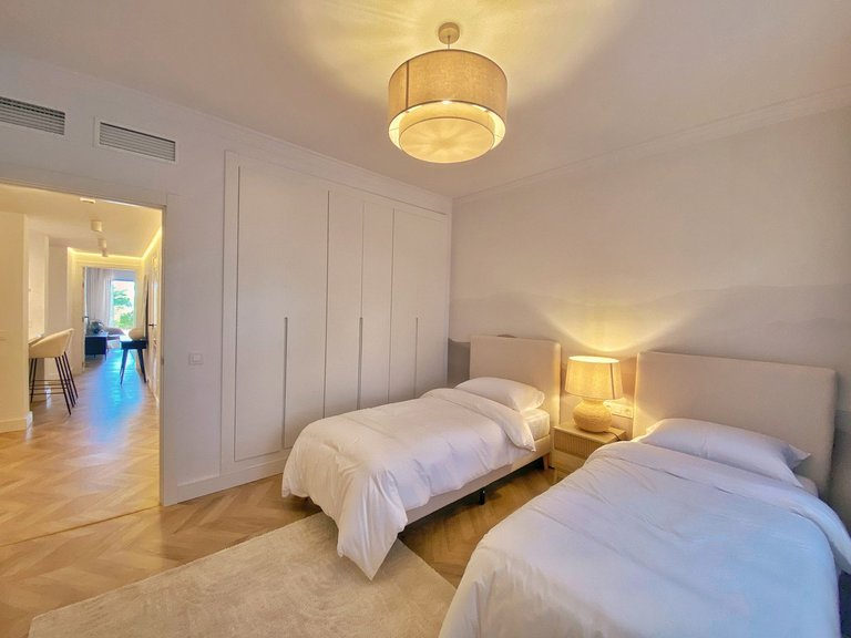 Apartment for Sale in New Golden Mile, Malaga 13