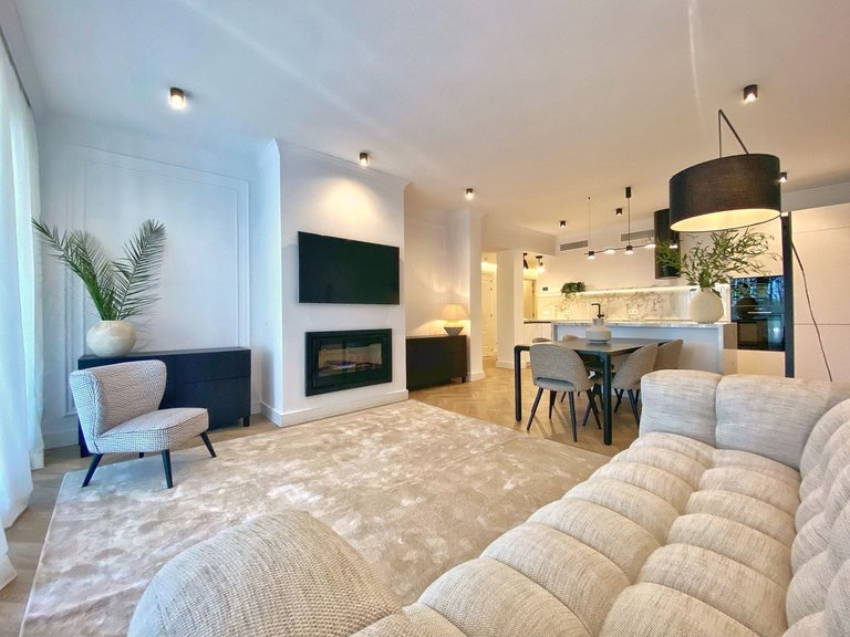 Apartment for Sale in New Golden Mile, Malaga 19