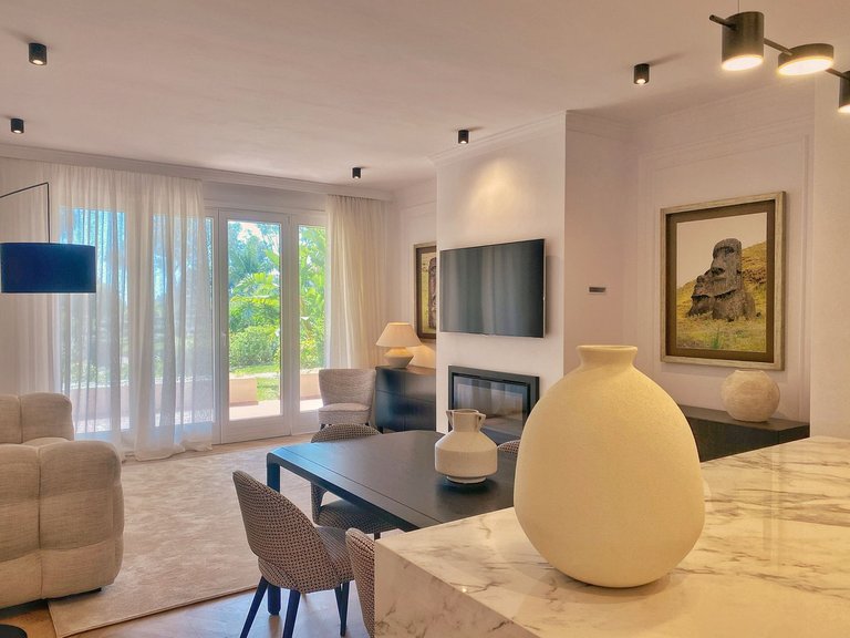 Apartment for Sale in New Golden Mile, Malaga 5