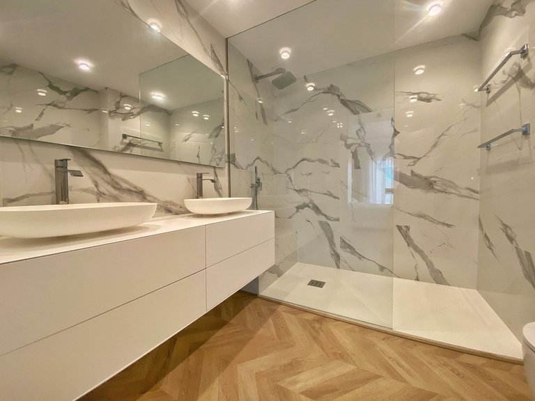Apartment for Sale in New Golden Mile, Malaga 9