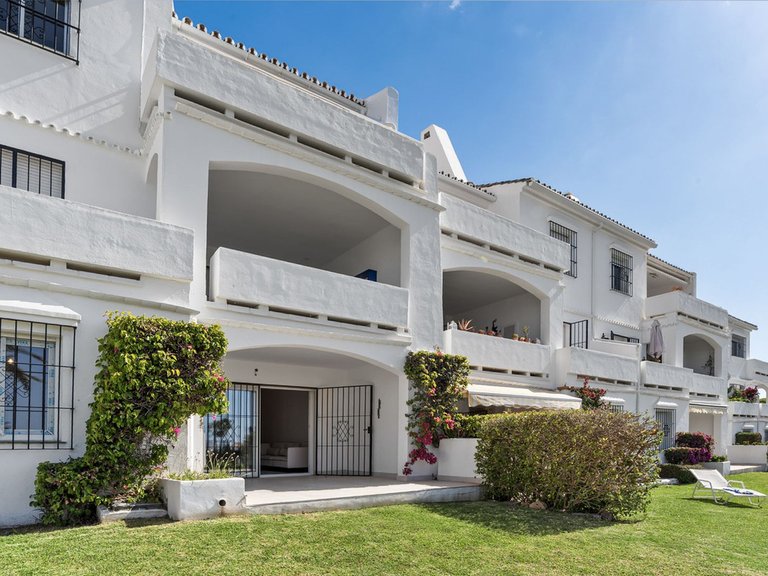 Apartment for Sale in Nueva Andalucía, Malaga 2