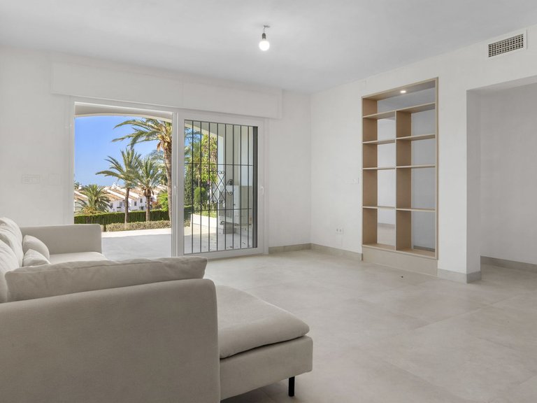 Apartment for Sale in Nueva Andalucía, Malaga 5