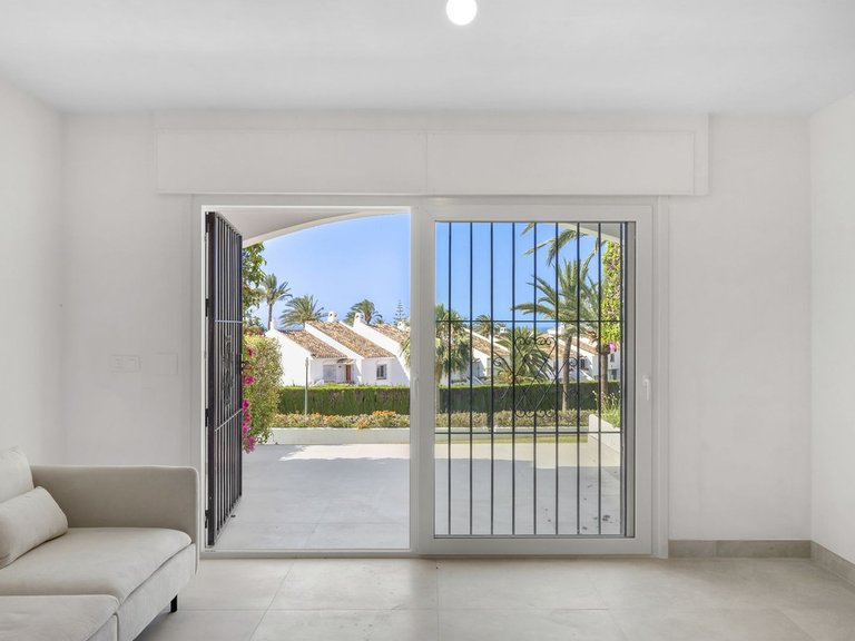 Apartment for Sale in Nueva Andalucía, Malaga 6