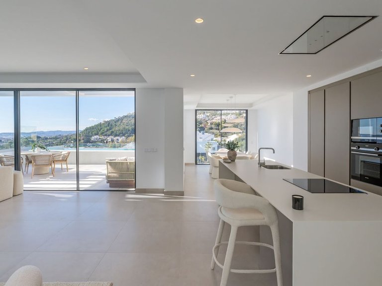 Villa for Sale in Benalmadena Pueblo, Malaga 18
